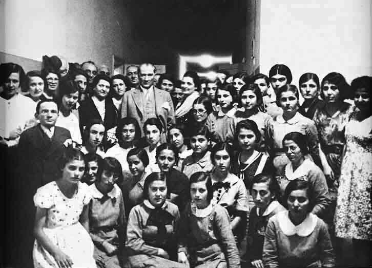 Ataturk Genclerle